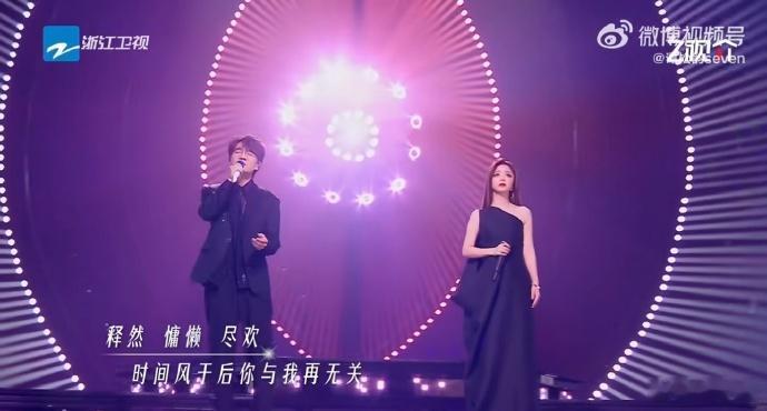 谭松韵王铮亮小半对唱 谁懂这种音色碰撞的惊喜！少女感清甜声线搭配成熟温润嗓音，把