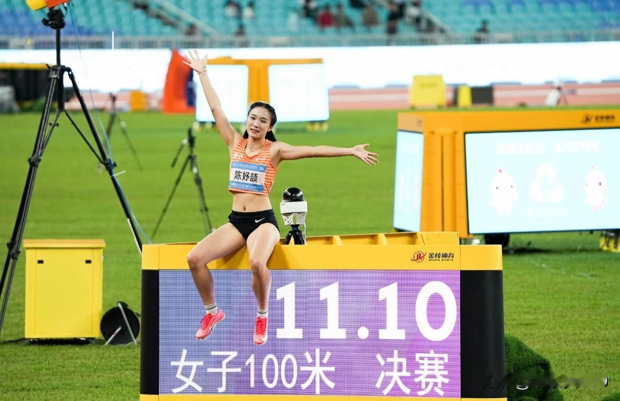 16岁少女连破亚洲纪录！中国短跑天降紫微星，她的极限在哪？

▶2022年，14