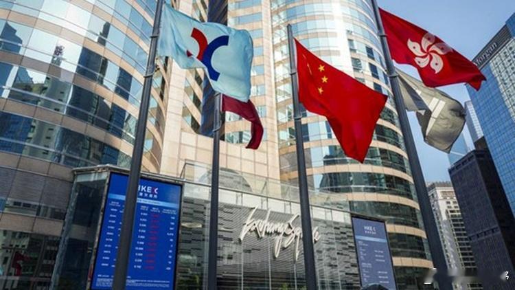 【56只港股获公司回购 腾讯控股居首】随着大市回调，各公司加大回购力度。据Win