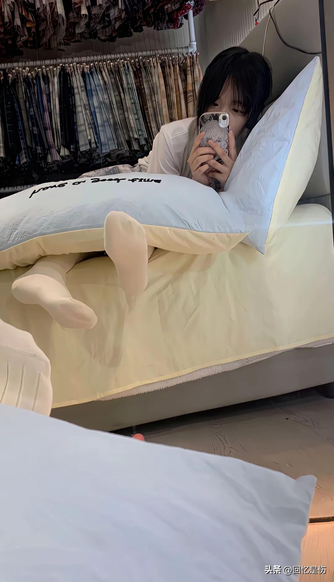 纯欲白丝[话题]