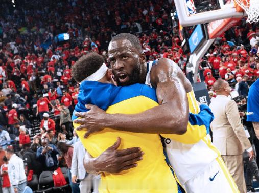 库里：追梦带病出战防住了伦纳德，他的影响力无与伦比斯蒂芬-库里在赛后的连线采访中