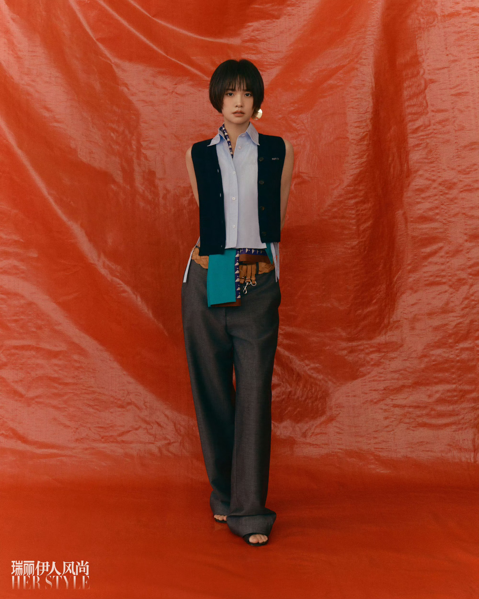 杨丞琳轻盈上场大片瑞丽伊人风尚杨丞琳封面摄影：付泉浩 