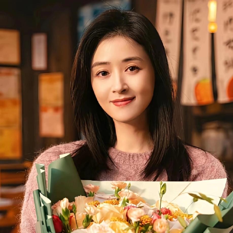 在看过蒋欣 在《四喜》中的演技
不由的竖起大拇指
华妃娘娘果然是可以的，网友更是