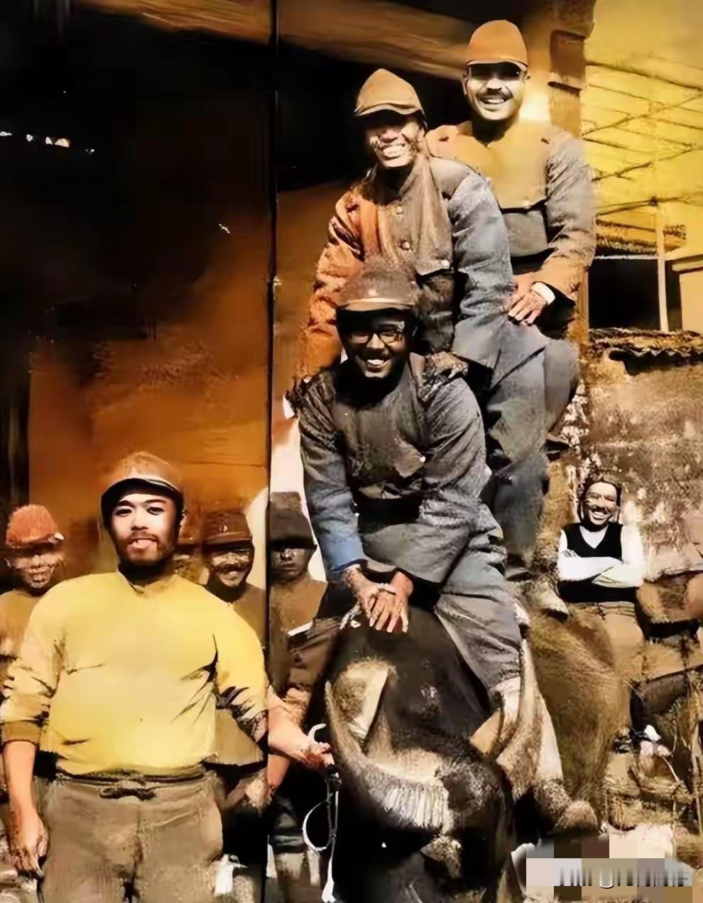 三个日本鬼子骑在一头牛上，脸上露出狰狞的笑容，不管是什么遇到了这群恶魔，都算是倒