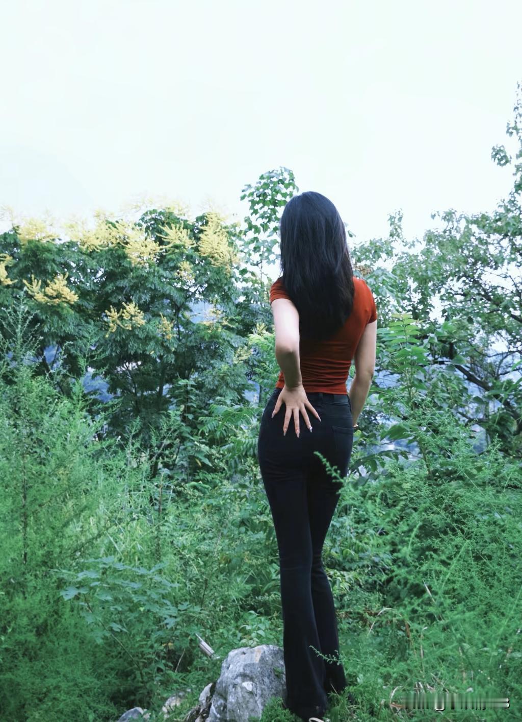 爱谁都有可能出错，但是爱自己，爱一百次就对一百次……
