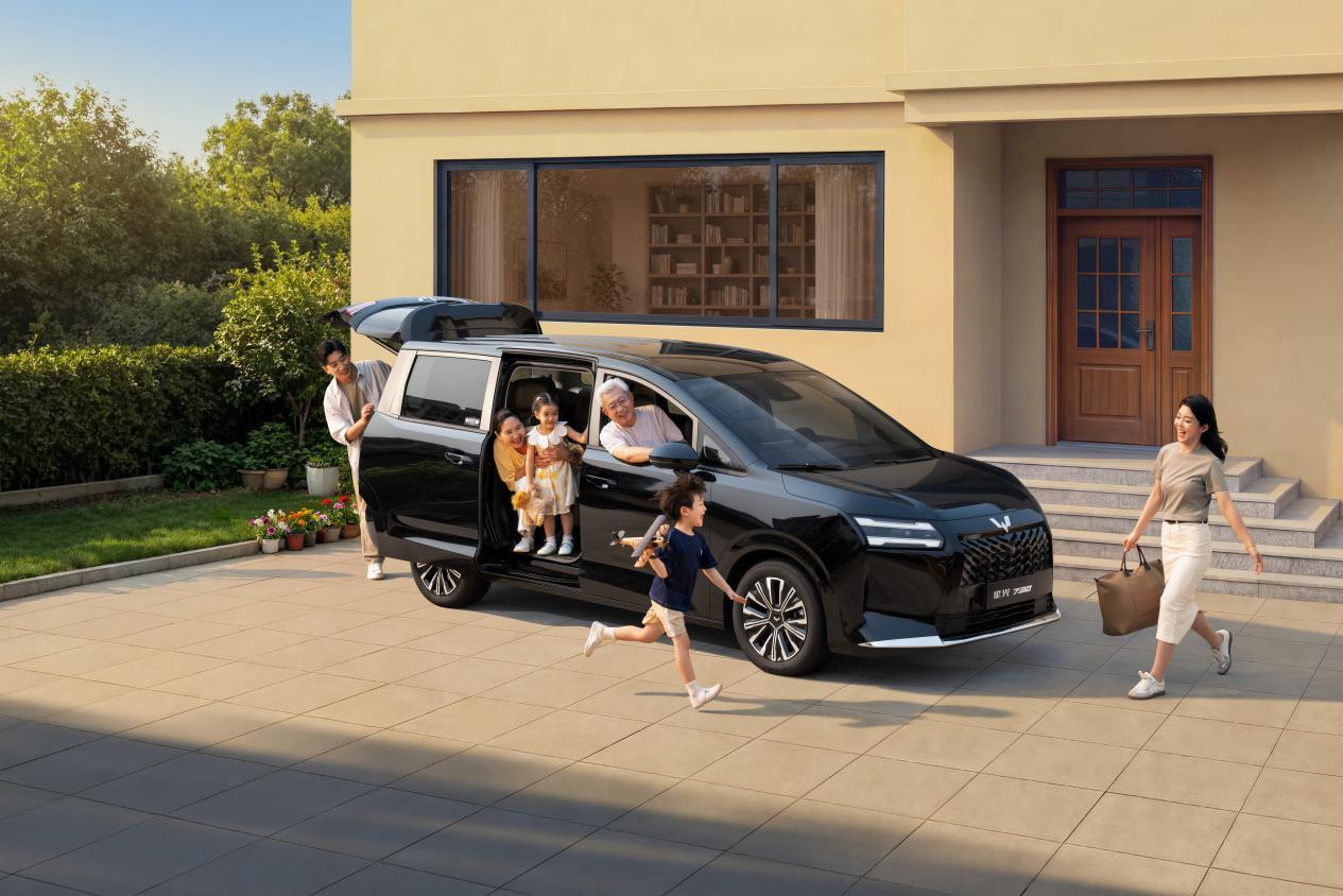 人民的MPV，星光 730，累计销量破 4 万，蝉联 5 个月 15 万内 MP