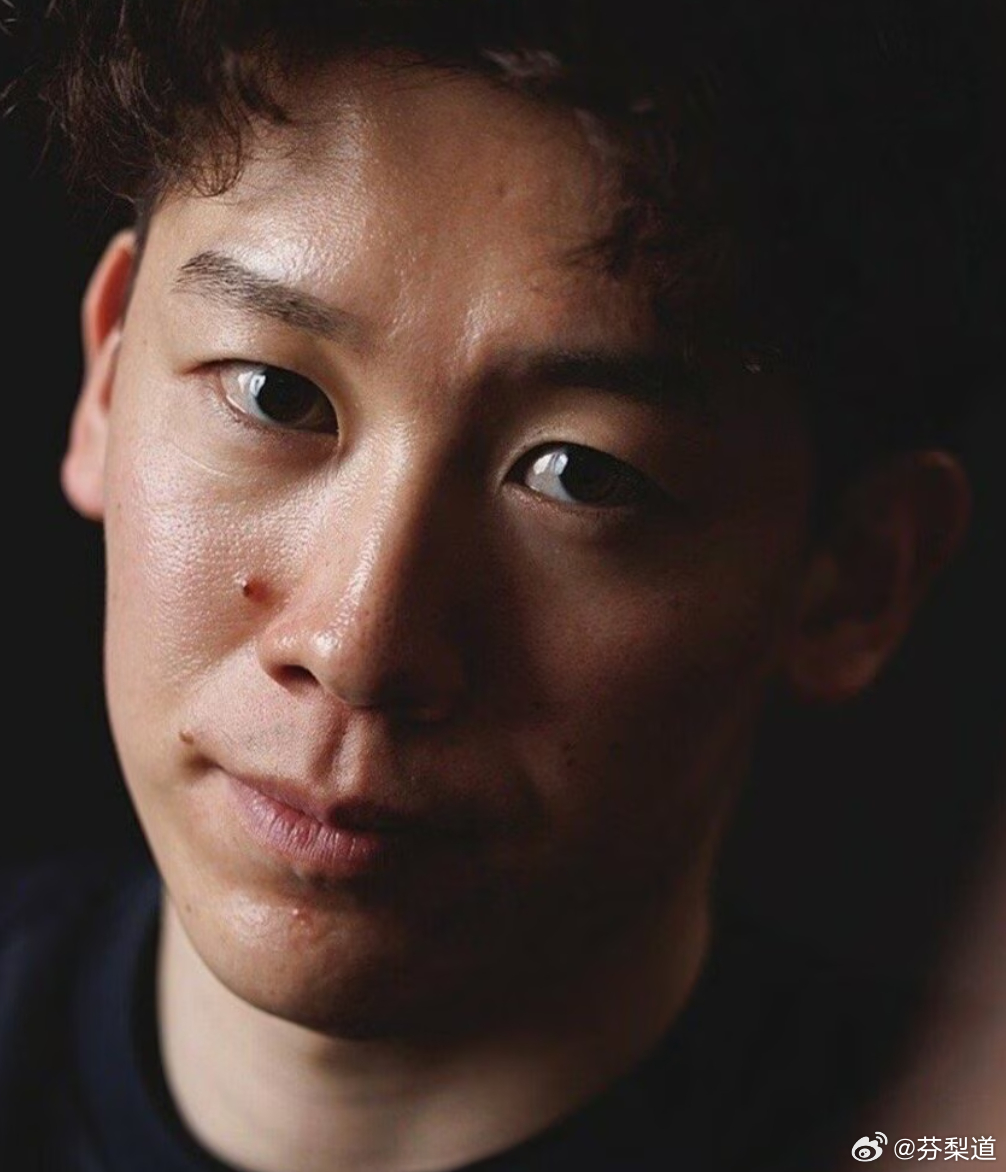 国际排坛动态石川佑希米兰男排主席卢西奥·富萨罗在昨天的《After Hours 