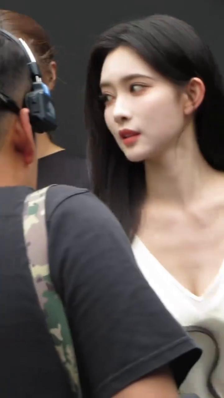 哎呦我的妈，哈哈。