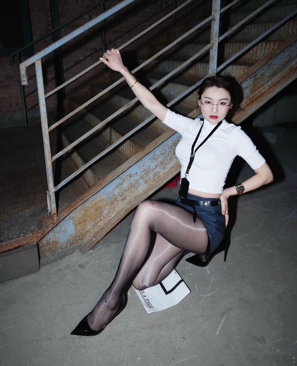职场黑丝小阿姨 