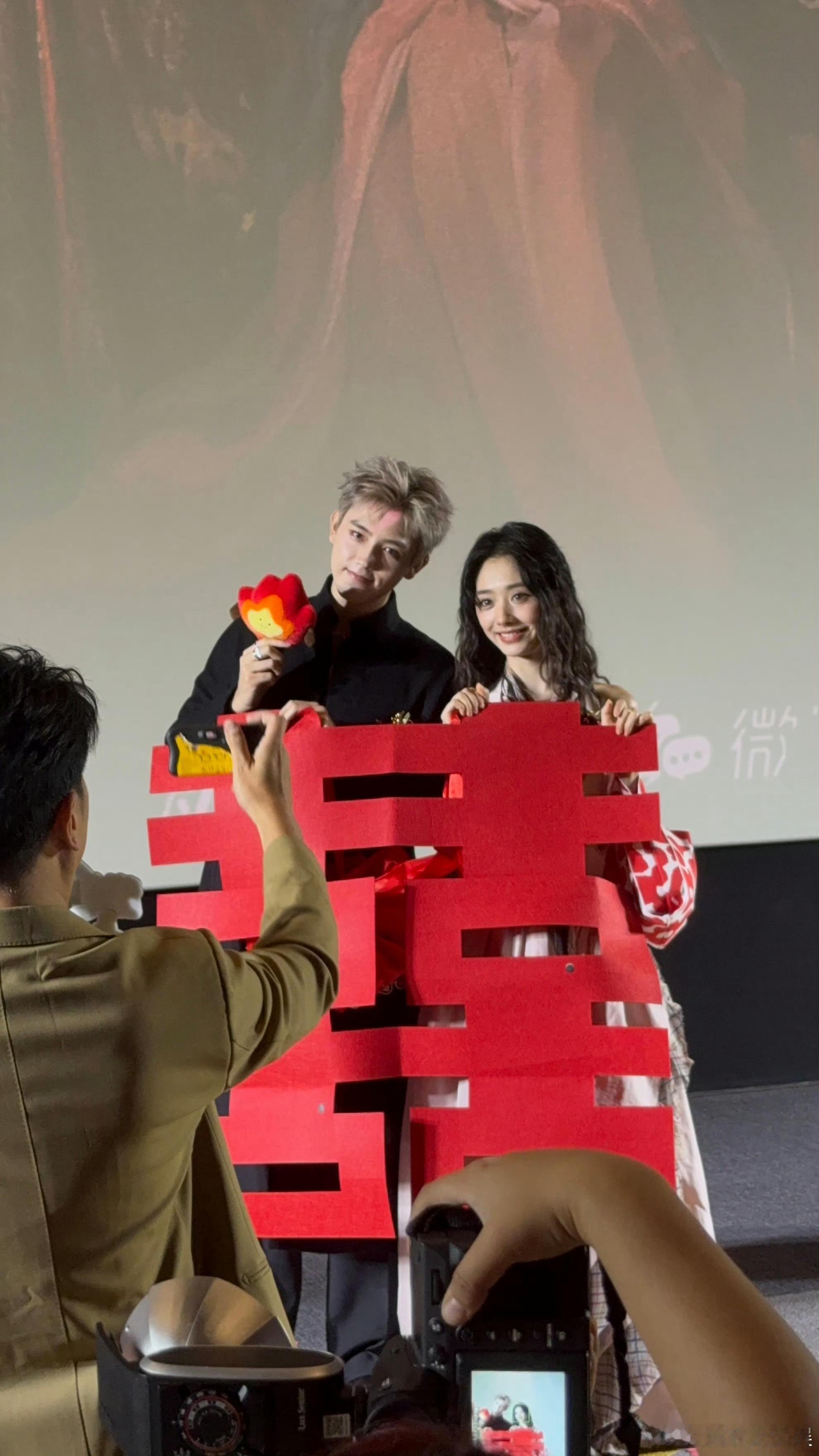 我靠！！现在的bg剧宣已经都已经这样了！！！ ​​​