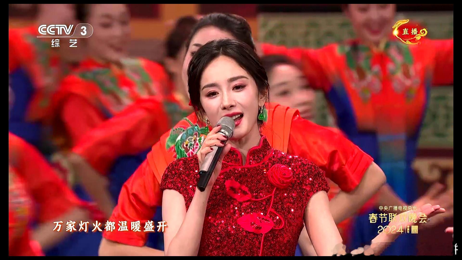 杨幂人比花娇 ​​​