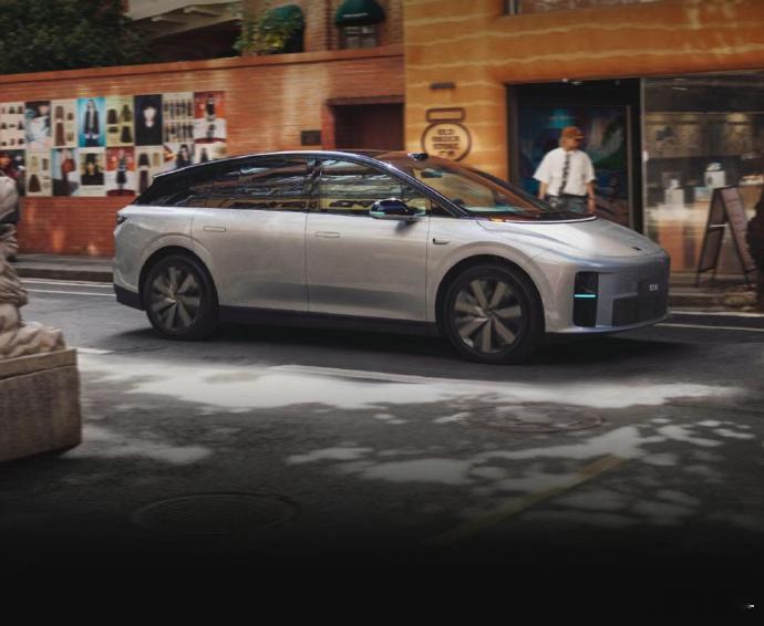 【理想汽车2025年第3季度营收274亿】理想汽车第三季度亏损12亿 11月26