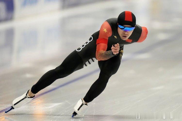 肖战冬奥短片滑冰首秀😉我们来共同了解一下冬奥会上的滑冰项目⛸️速度滑冰🆚短道