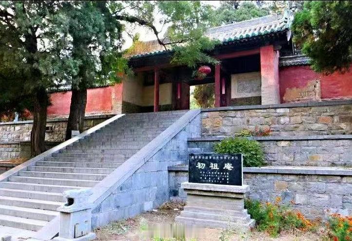 【#河南现存最早的木石结构建筑在登封#】初祖庵，位于少林寺西北约1公里的五乳峰下