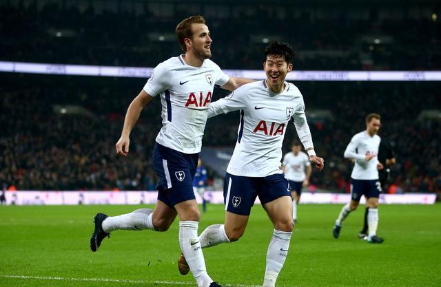 最长的等待不是47年，是“万年老二”这个身份本身。
勒沃库森刚刚把它抖落了。
热