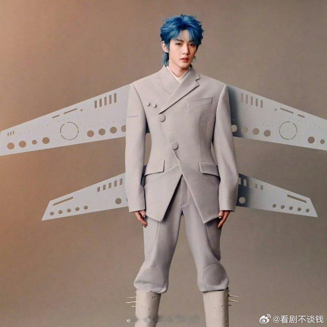 邓为、于适这两件衣服居然是一样的哎[好喜欢] ​​​男模级别的哥哥们 ​​​