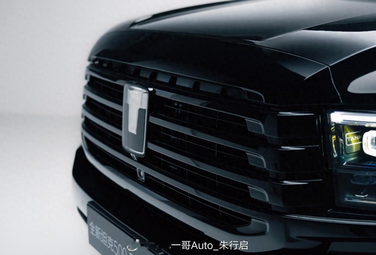 坦克500黑武士的实车图曝光新车将于4月15日上市不知道新车会不会提供电动踏板