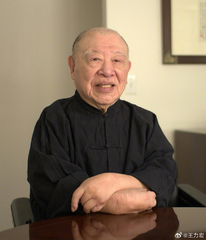 【#王力宏发文许倬云#】：我父亲小时候，最温暖的记忆之一，是他的七舅念给他听的睡
