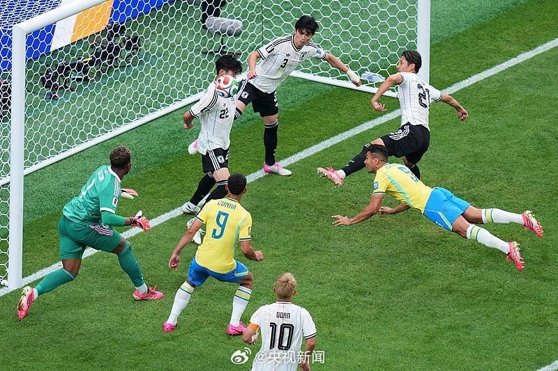 巴西绝杀晋级16强日本队又一次倒在了淘汰赛首回合又一次“差一点”今天换了一身非蓝