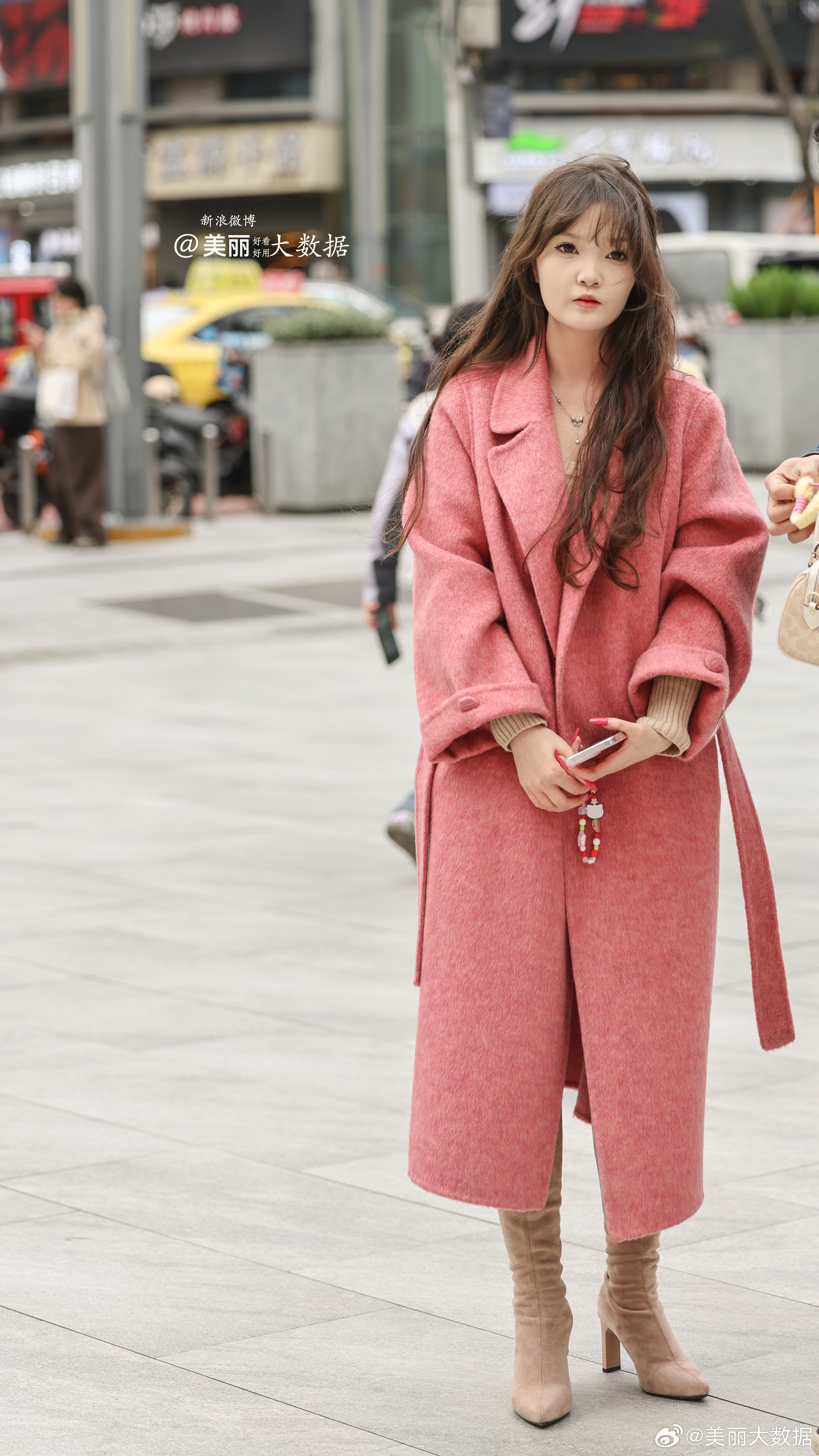 这这这像那个谁。。。 