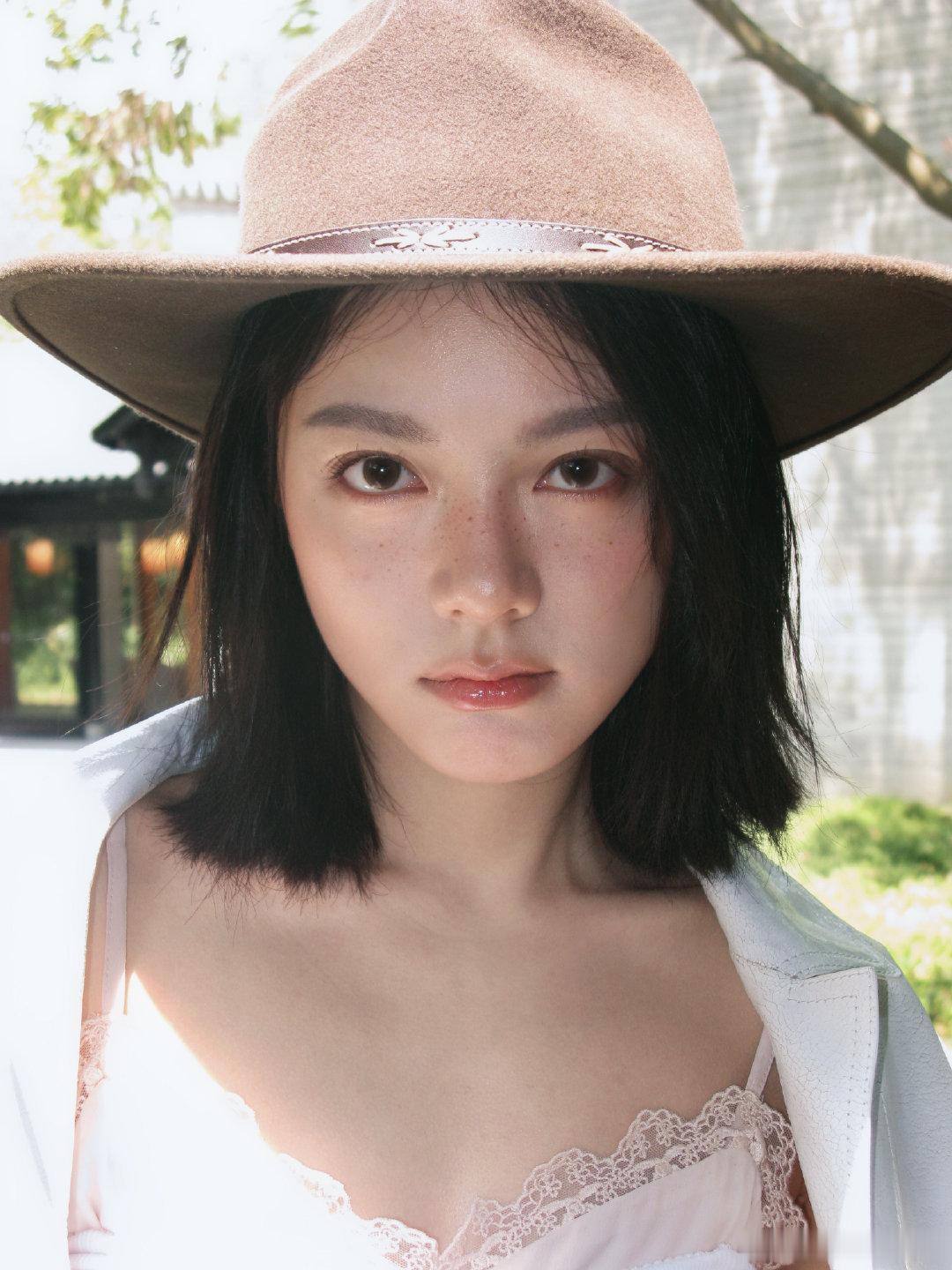赵今麦  zjm赵今麦的秘密世界 zjm赵今麦徐迟赵今麦 绿野仙踪秋光缠绕诗的半