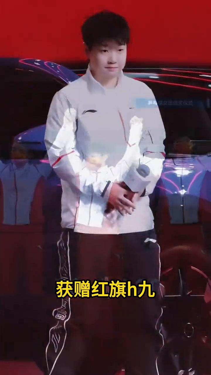 四台荣誉座驾，见证孙颖莎的一路成长。
最近孙颖莎的父亲替她提回了第四台车，不少网