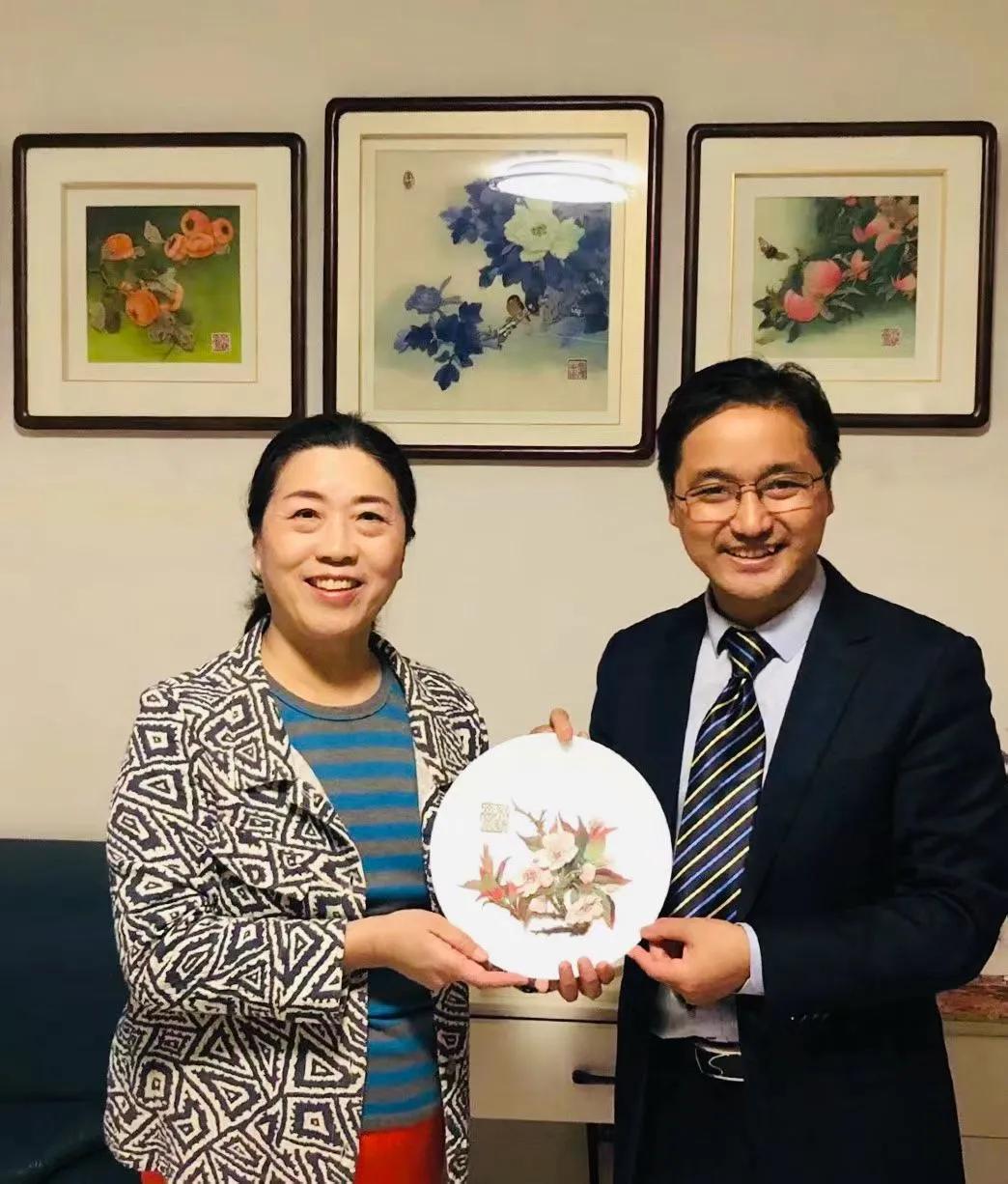 2月刊《赤子》杂志采访北京补绣之嵌塑技艺非遗传承人———金耀华。金耀华，1954