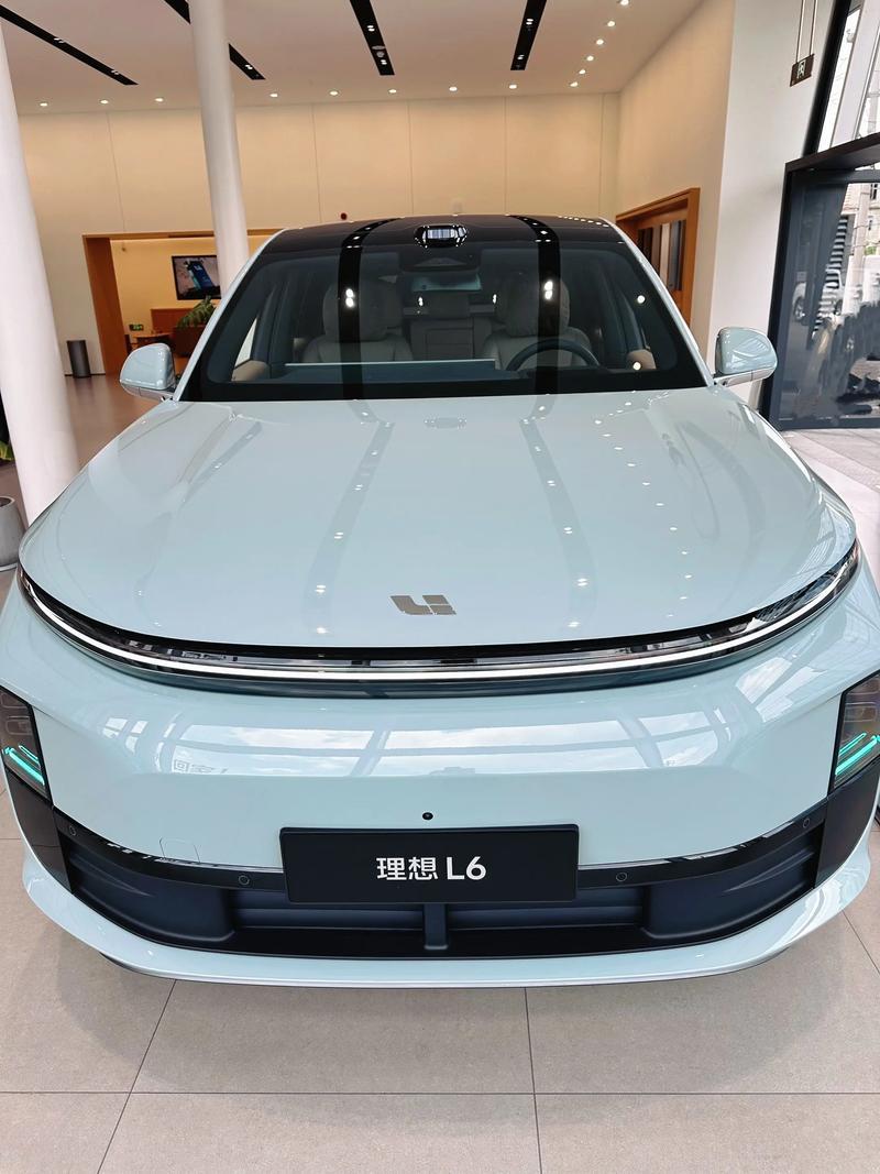 据多方信息，理想汽车前AI负责人陈伟与前产品线负责人张骁已共同创办具身智能公司“