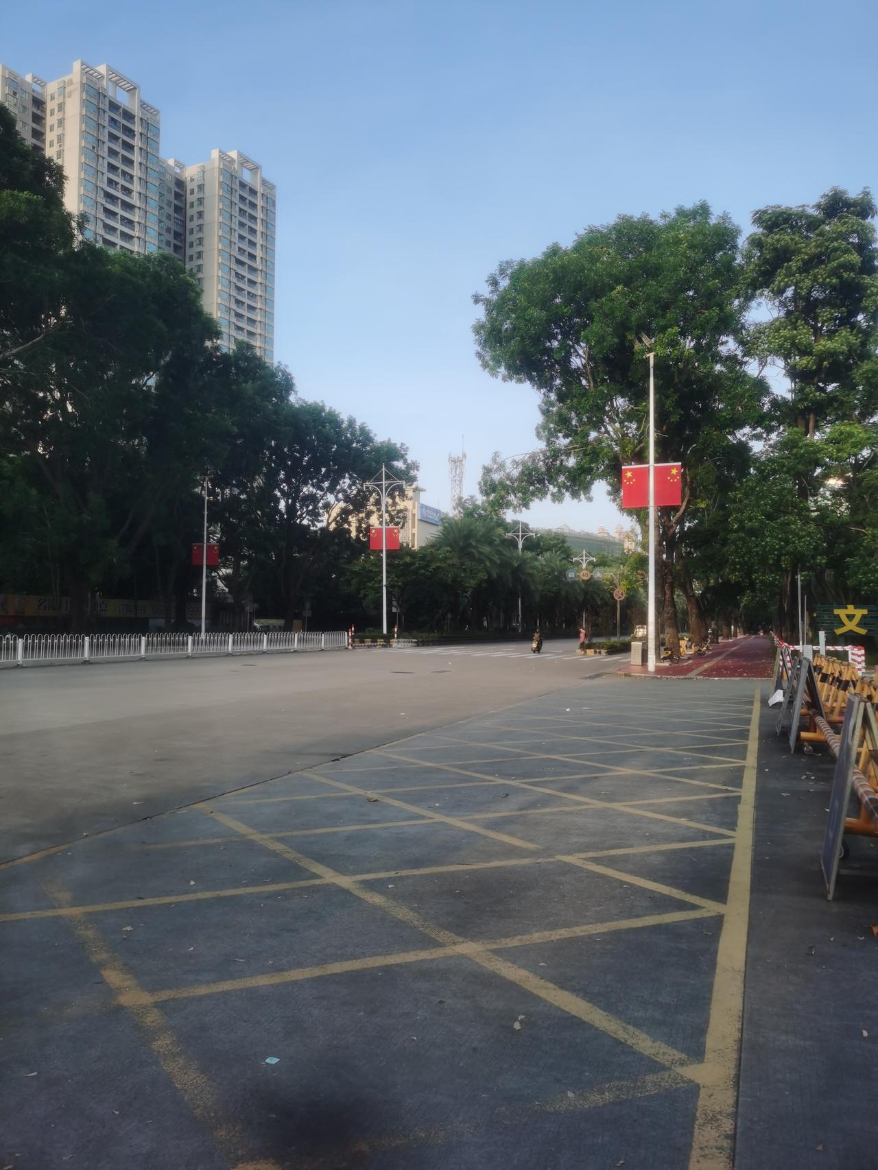 女儿基本上已经废了！
        女儿今年读大一，刚开学十几天，就开始放假，