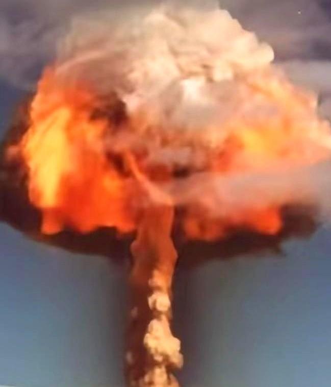 有一种推演，直戳人心窝：如果日本碰了红线，我们被迫发起核打击，是不是就一了百了了