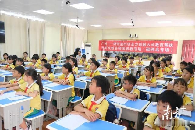 广东湛江石山小学的郑锦胜，一年前还是课堂坐不住、作业拖沓的“头疼学生”，如今却成