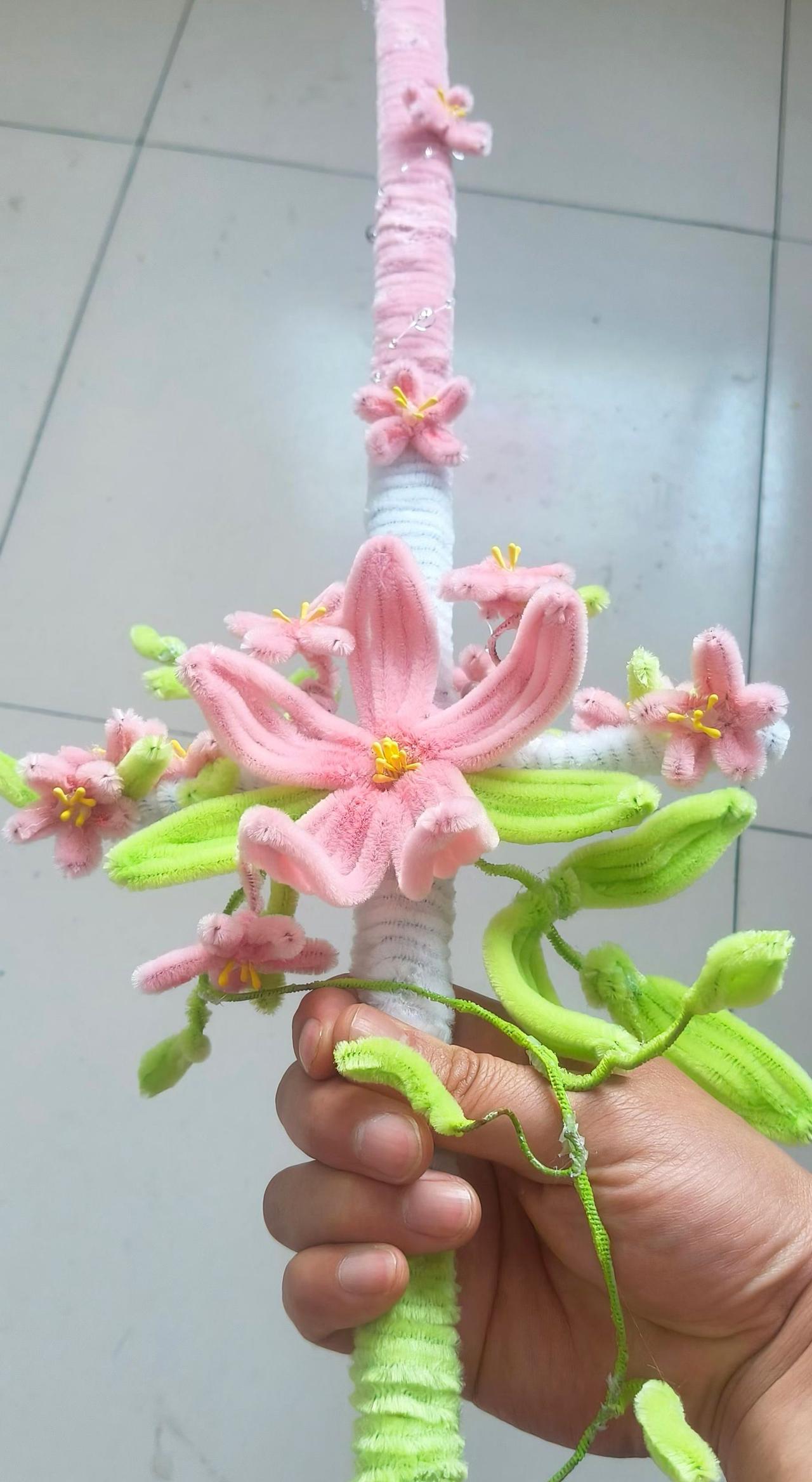 春日桃花剑，稚子手作间！
贵人如春风拂面，良缘似花瓣轻旋！手工桃花剑 河南
