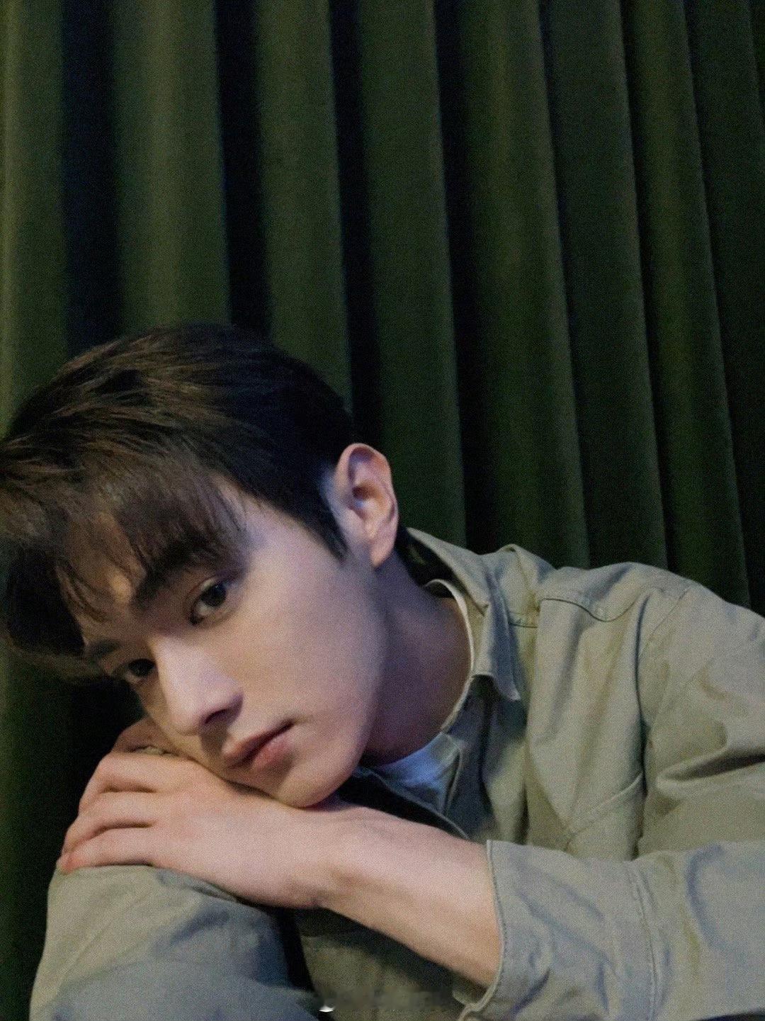 下一次自拍18宫格会在多远的未来😖😢许凯 ​​​
