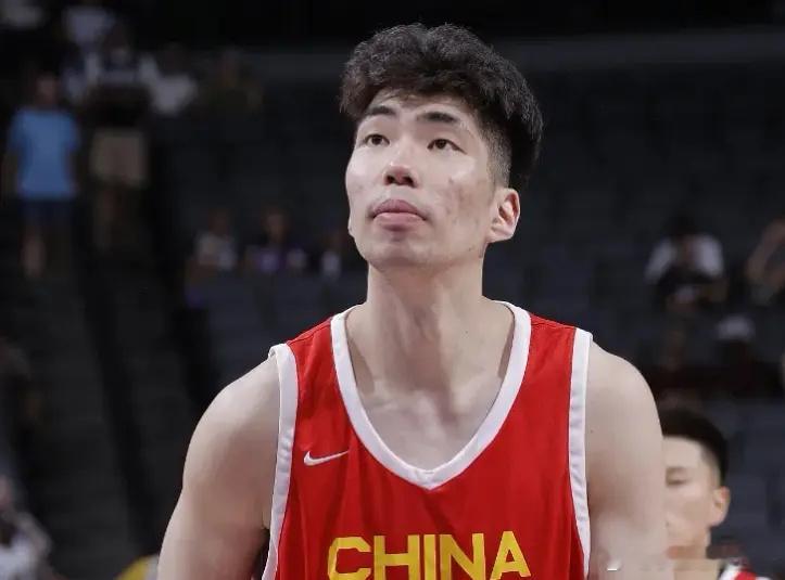 中国男篮vs日本前瞻：赵睿带队迎生死战 三塔+限制三分成关键北京时间2月26日，