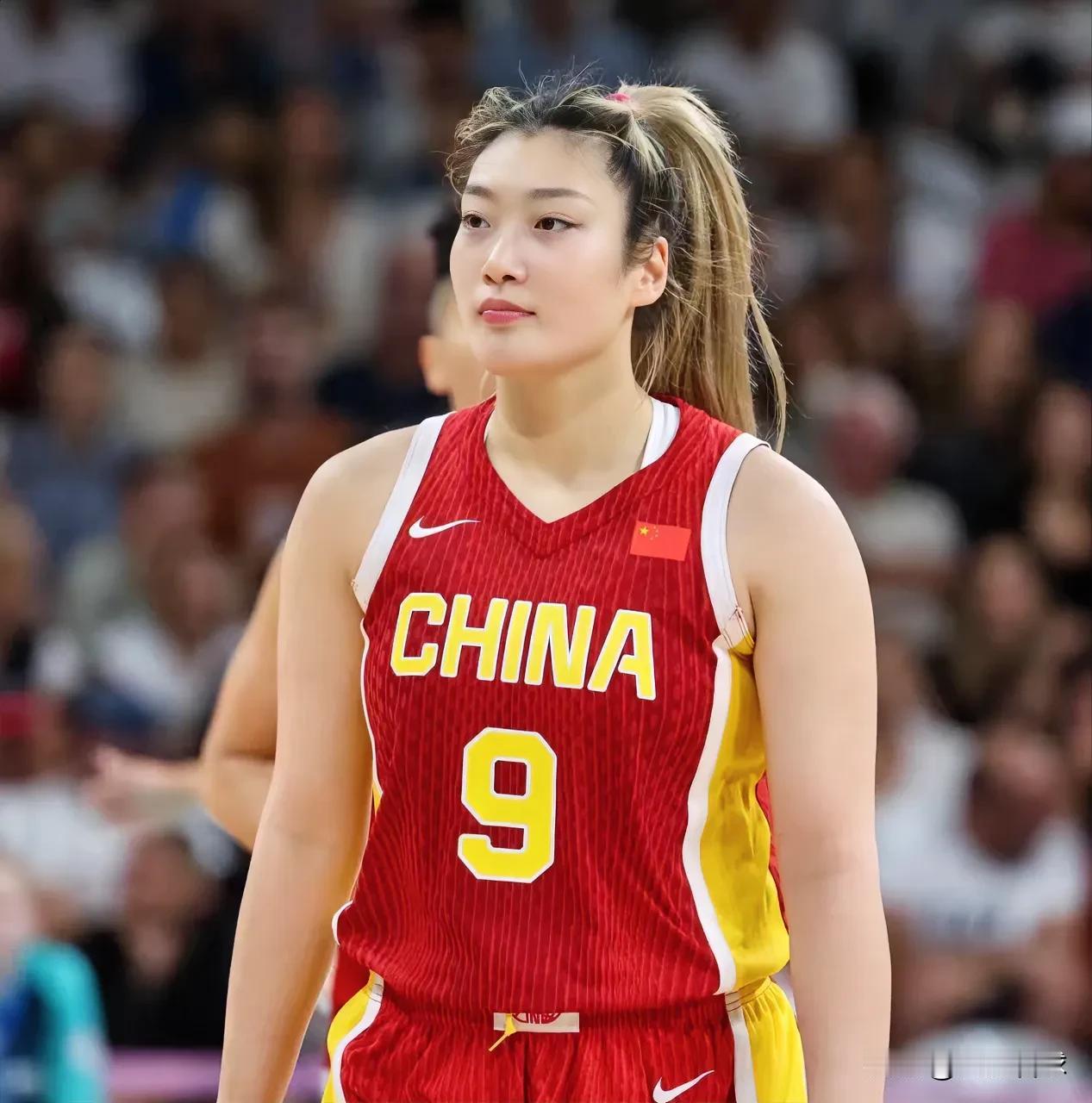 太丢脸了！中国女篮59-81塞尔维亚，看看数据谁应该来负责背锅！
李月汝：3中2