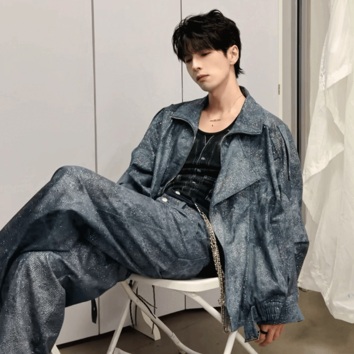 我！依旧是不可撼动的公公！But！这个翘腿也太娇🌚 