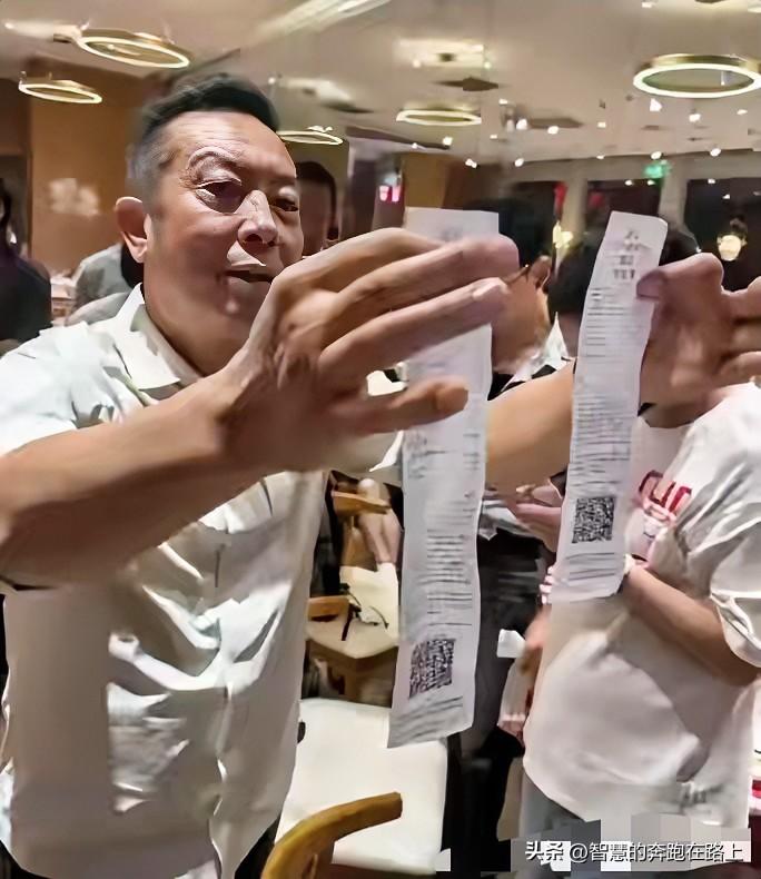 从西贝事件，我们学到了什么？

 ：人要永怀赤诚之心与谦卑。

每一个人都是普通