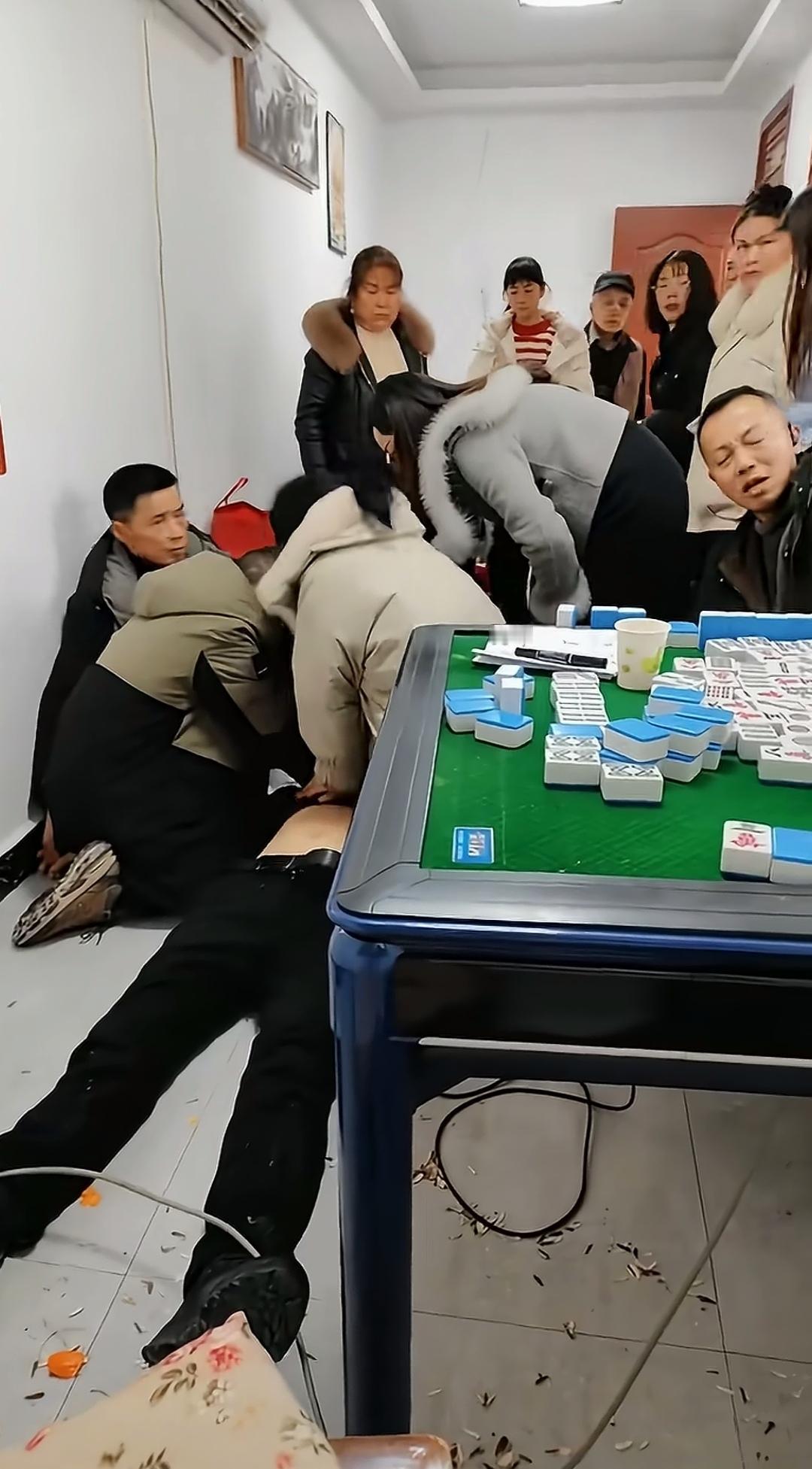 春节假期较长，亲朋好友难得相聚，一起打牌玩麻将时，别太在意输赢，也千万别太过兴奋