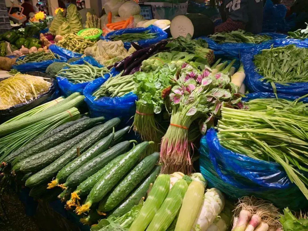 上了年纪吃饭要忌口，医生劝告：55岁后3种蔬菜少吃，伤身还致癌

“我以为吃蔬菜