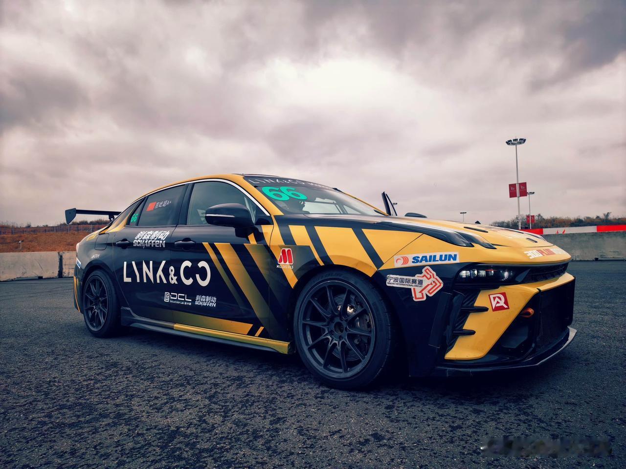 A型血赛车手超人，启动！

既然已经被曝光了我考赛照的消息，那就正儿八经讲讲吧，