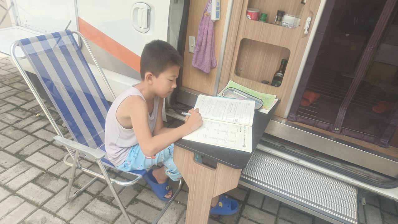 19℃太白避暑，房车旁的暖心亲子时光
 
躲不开城市的酷暑，那就躲进秦岭太白县！