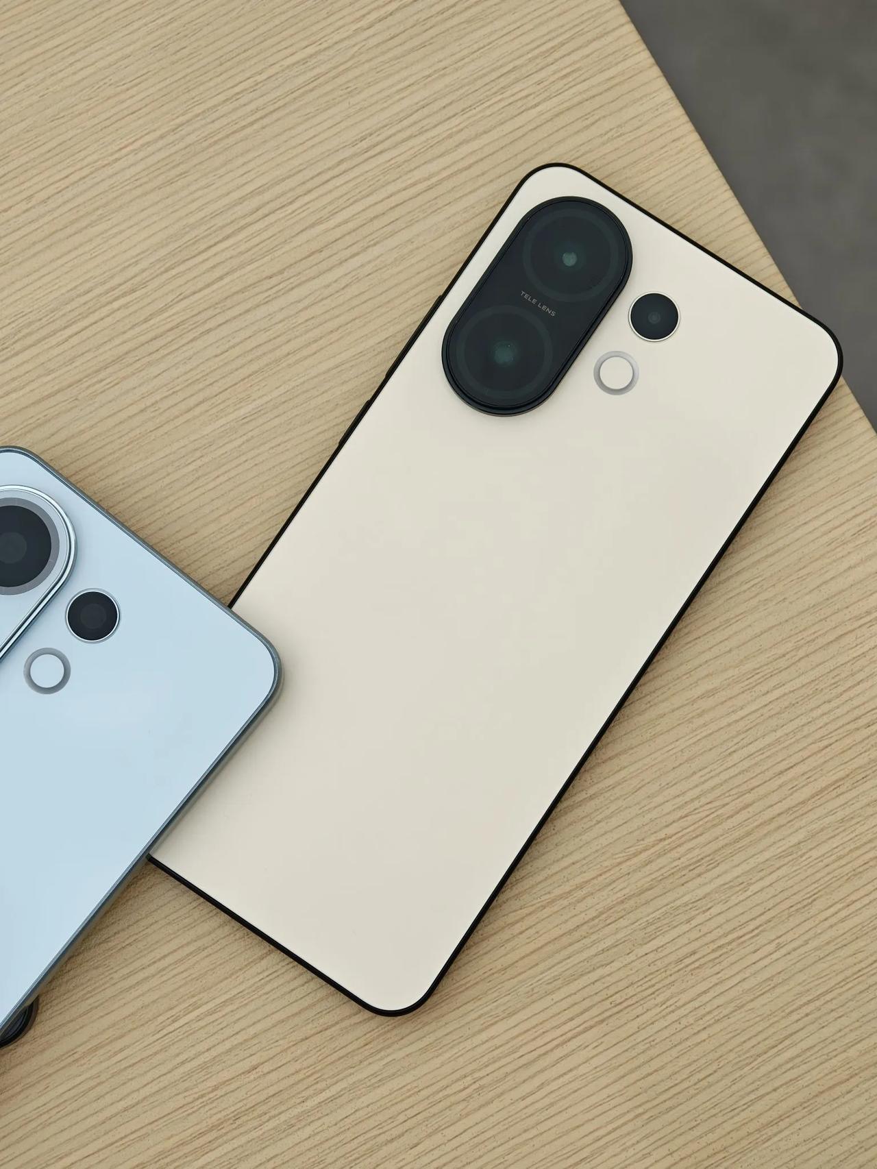 S30建议大家去线下摸一摸，感受一下，特别是vivo S30的撞色，太特别了，真