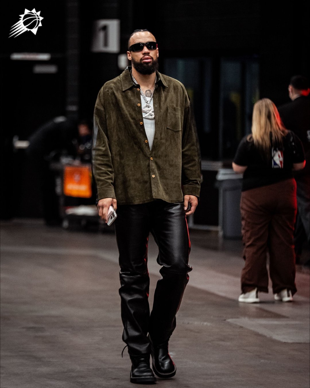 狄龙！狄龙！狄龙！关键三分，反超比分湖人vs太阳