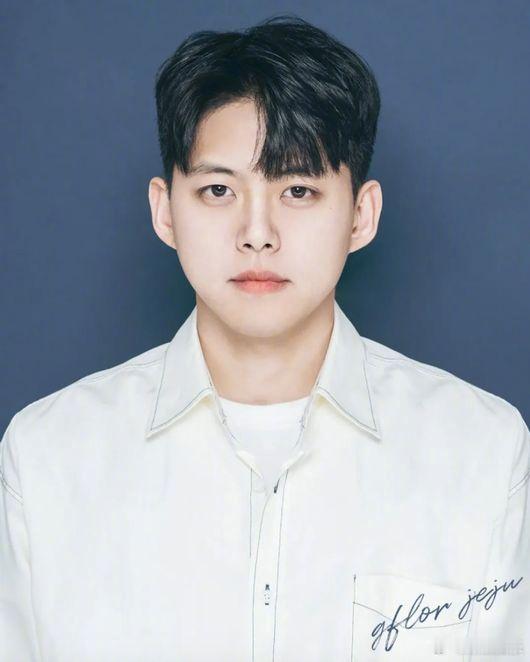 曝前UKISS成员东浩带儿子性交易前男团成员被曝出轨家暴不给抚养费 据韩媒，近日