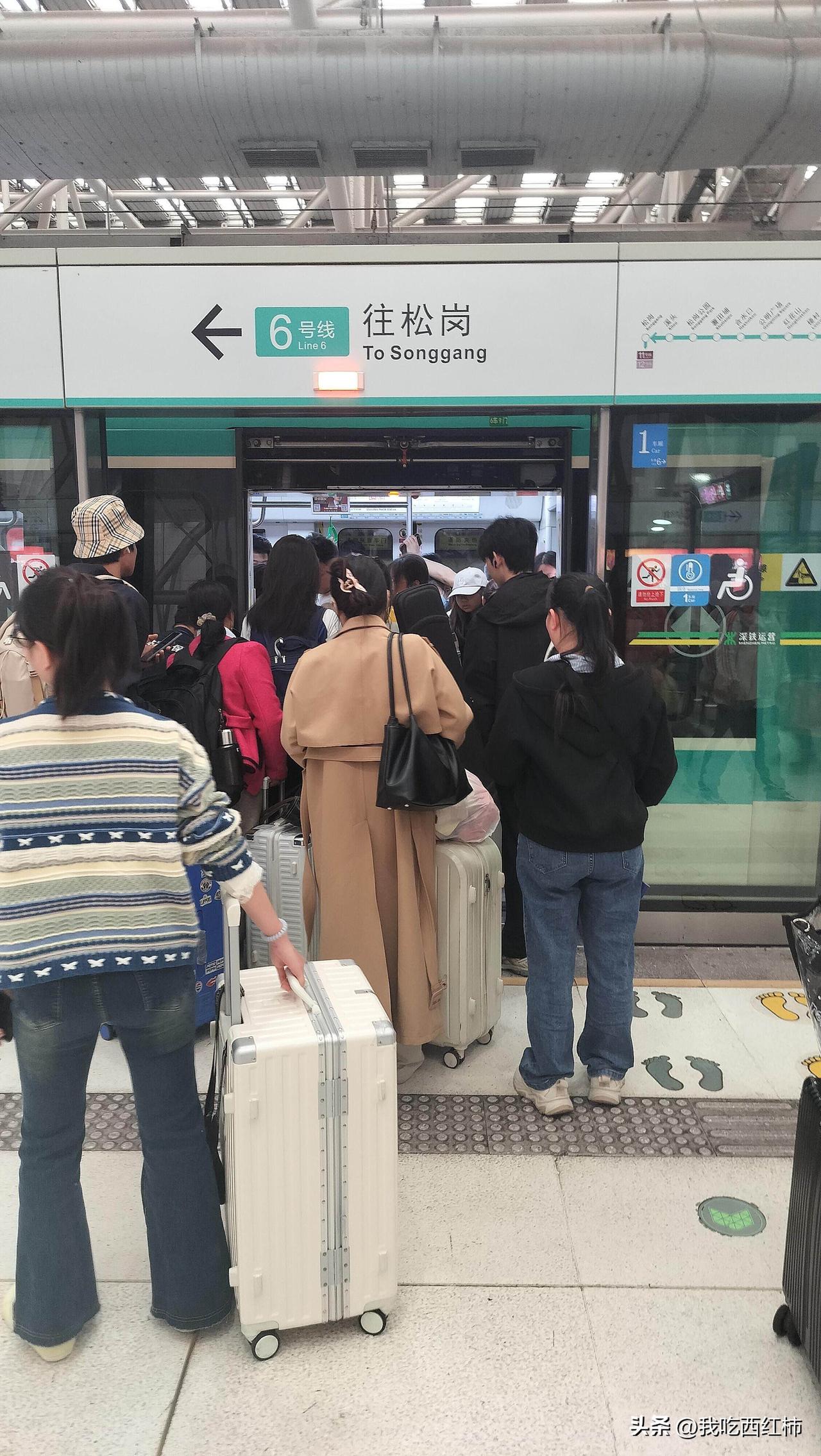 深圳工资那么低，为什么大家都往深圳跑
刚刚大专毕业出来实习，好吧，可能这个学历等