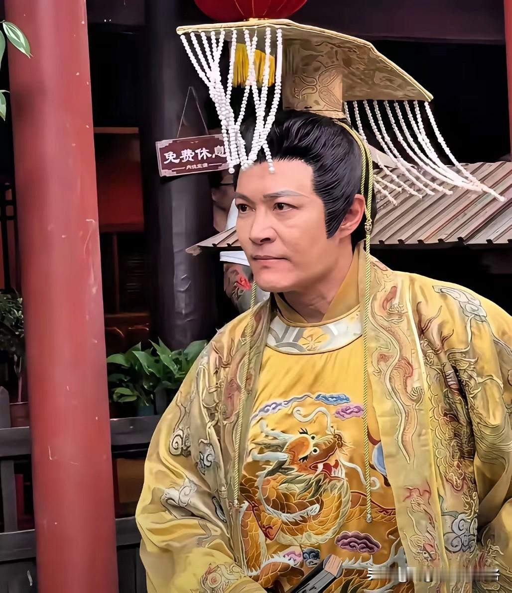 老天呐，差点没认出来！[捂脸]