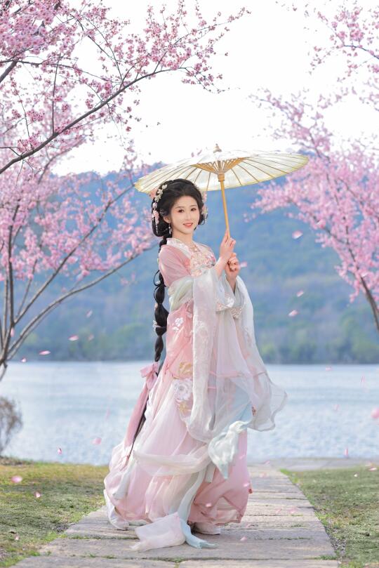 美人梅和汉服超搭！
