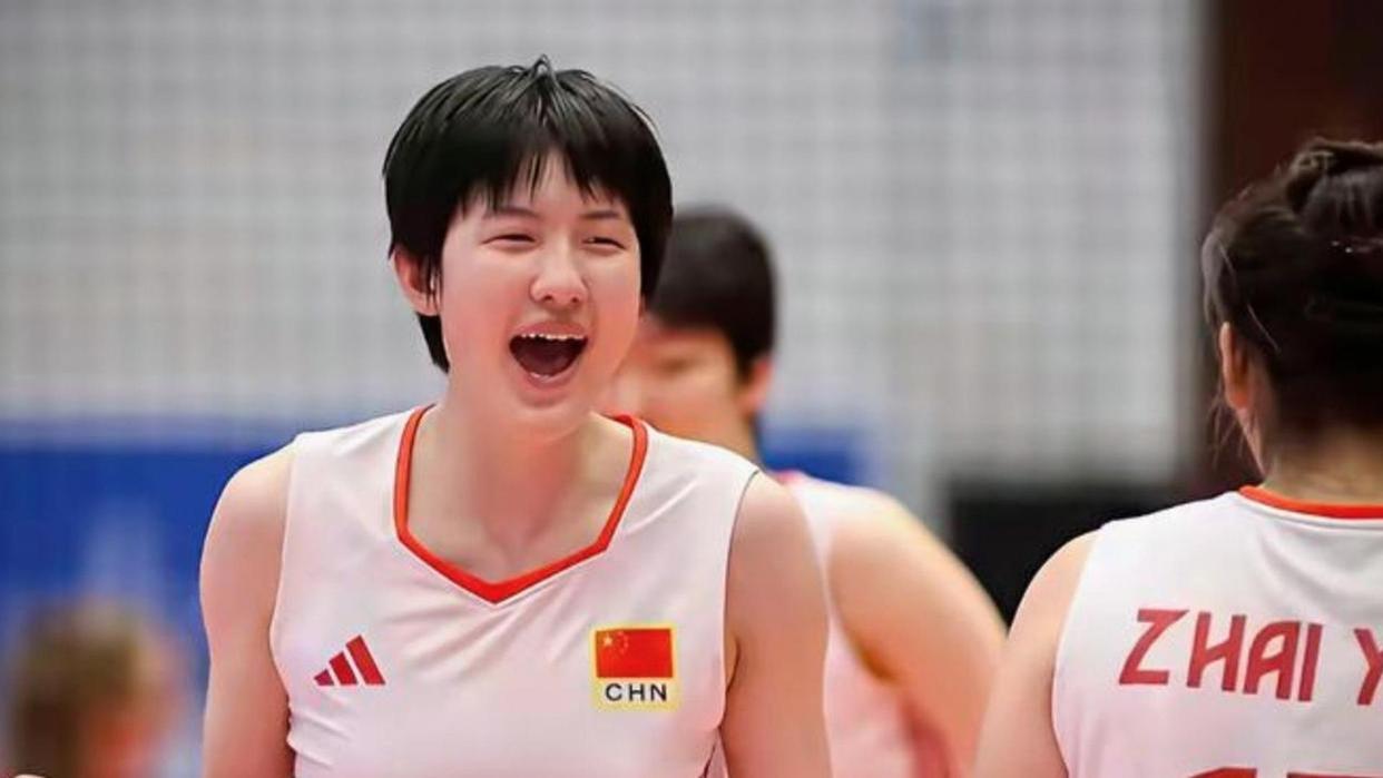 15岁，1米93，中国女排这位小主攻太抢眼，赵勇敢不敢提前押宝成焦点

任思辰真