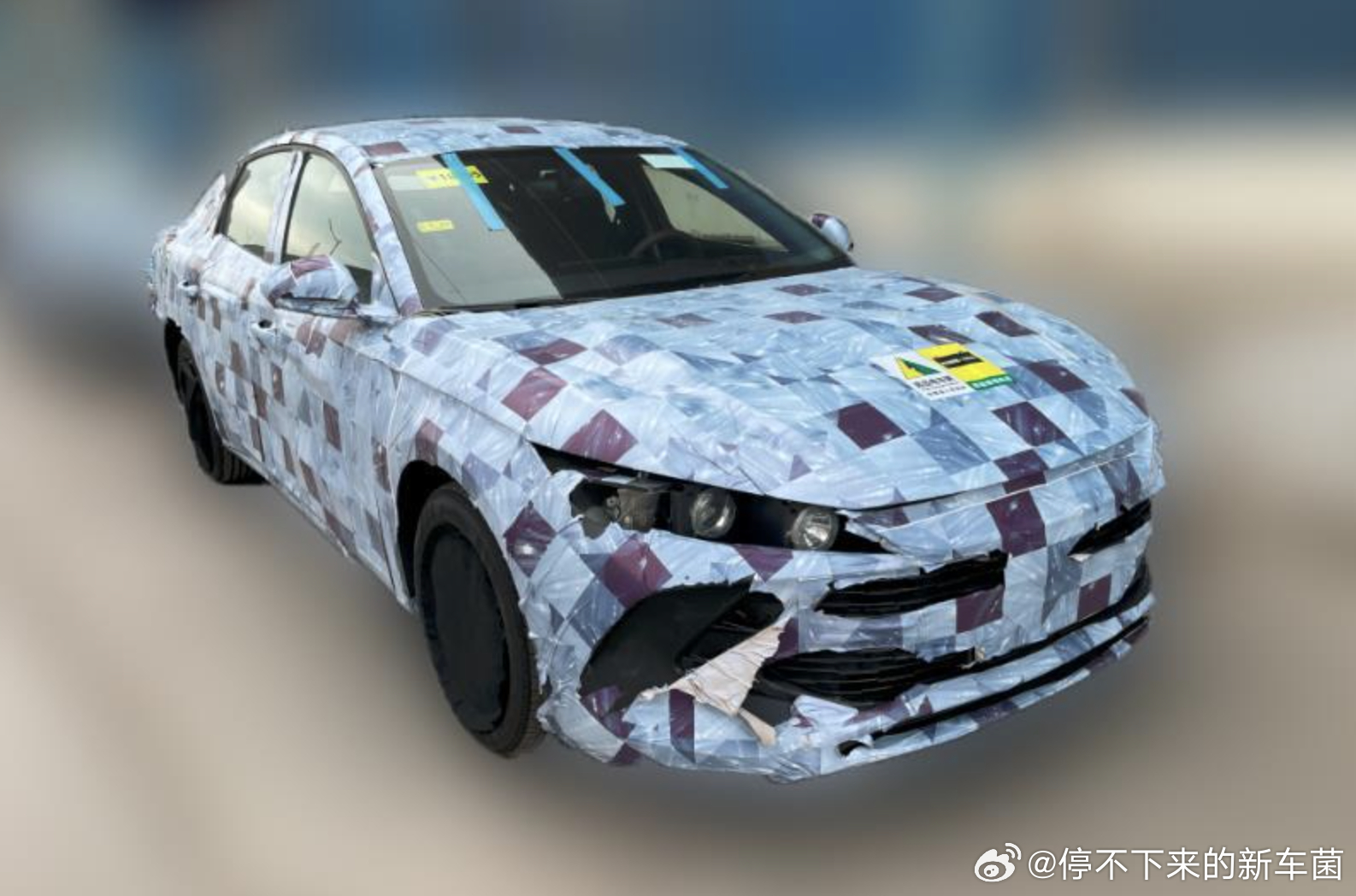 #这是你要的潮车吗# 比亚迪秦L路试谍照，或将采用代号为P5的新混动底盘，定位高