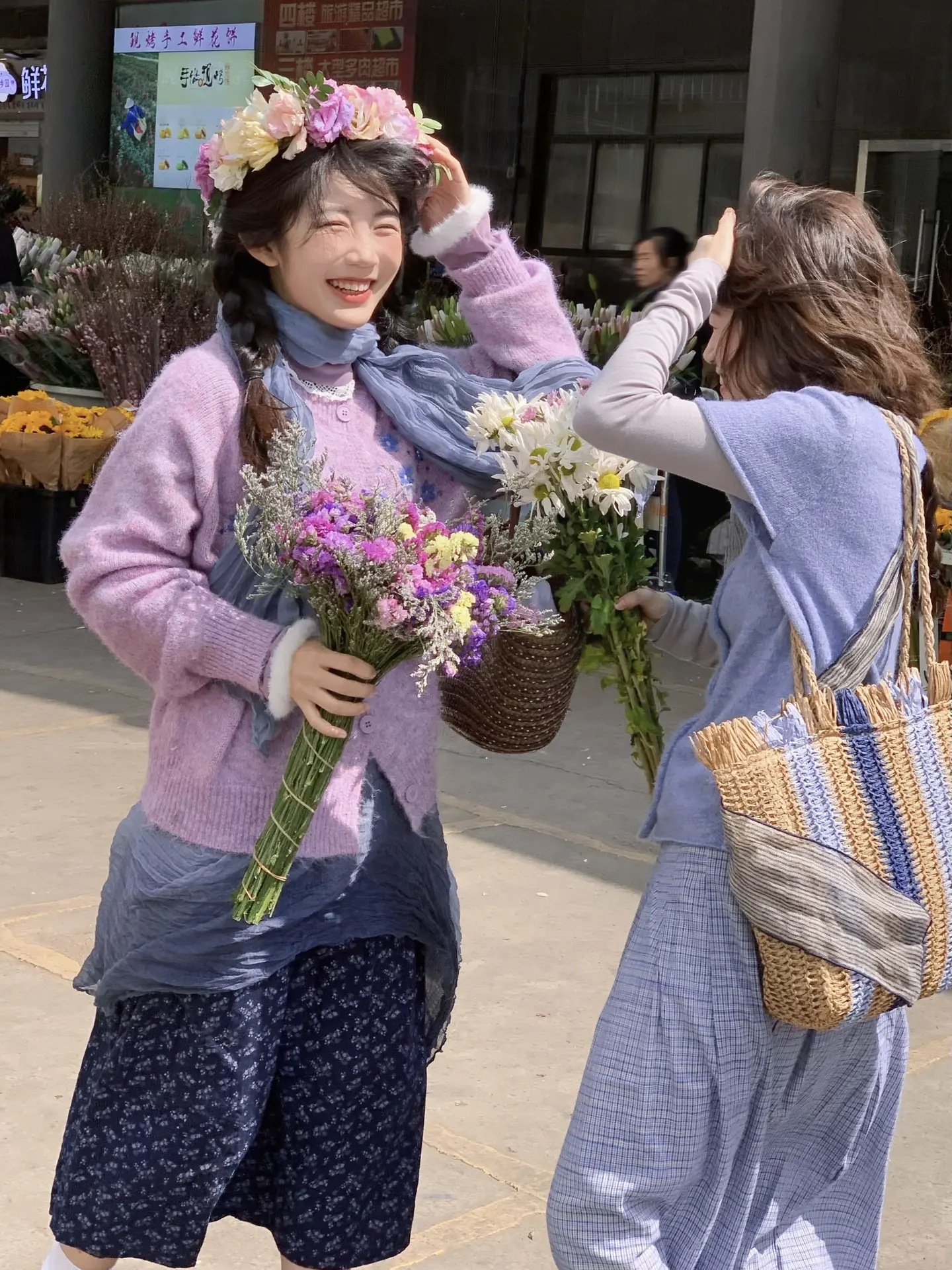 今天在斗南花市偶遇一对好可爱的小姐妹💐。